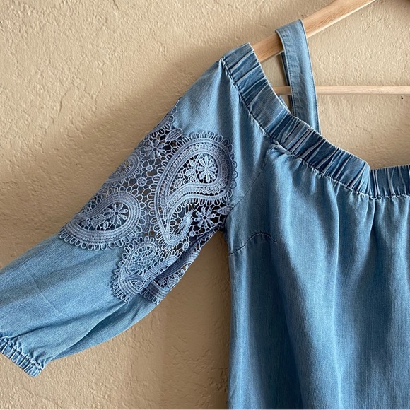 CHICO'S SIZE 0 (US Sz 4) OFF THE SHOULDER EMBROIDERED CHAMBRAY LACE DENIM DRESS - Picture 6 of 14